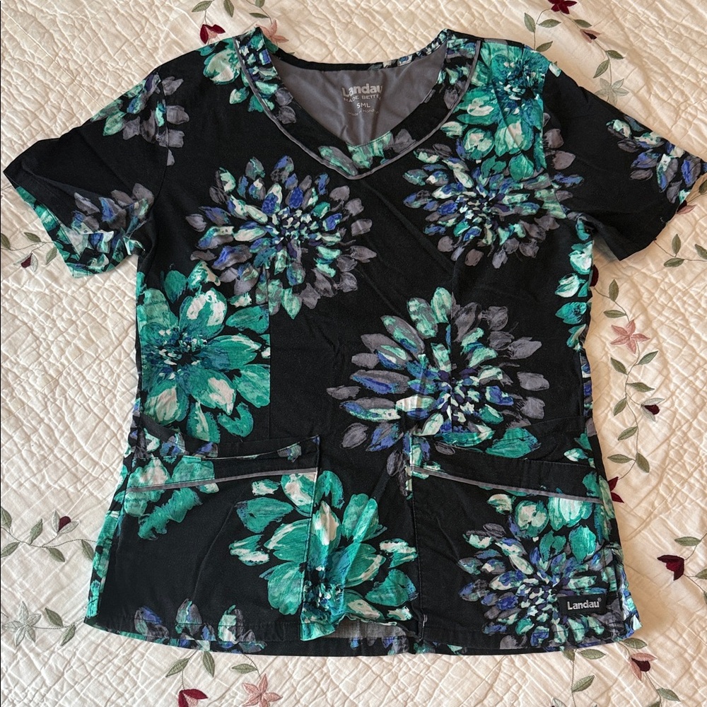 Landau Women's Short Sleeve Top - Black and Teal Floral